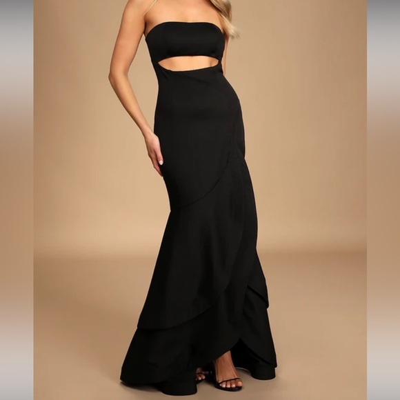 Lulus Dresses & Skirts - NWT Lulus Fabulous Festivities Black Strapless Ruffled Trumpet Dress